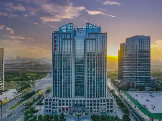 Yuhua E-sports Hotel (Zhengzhou East High-speed Railway Station)
