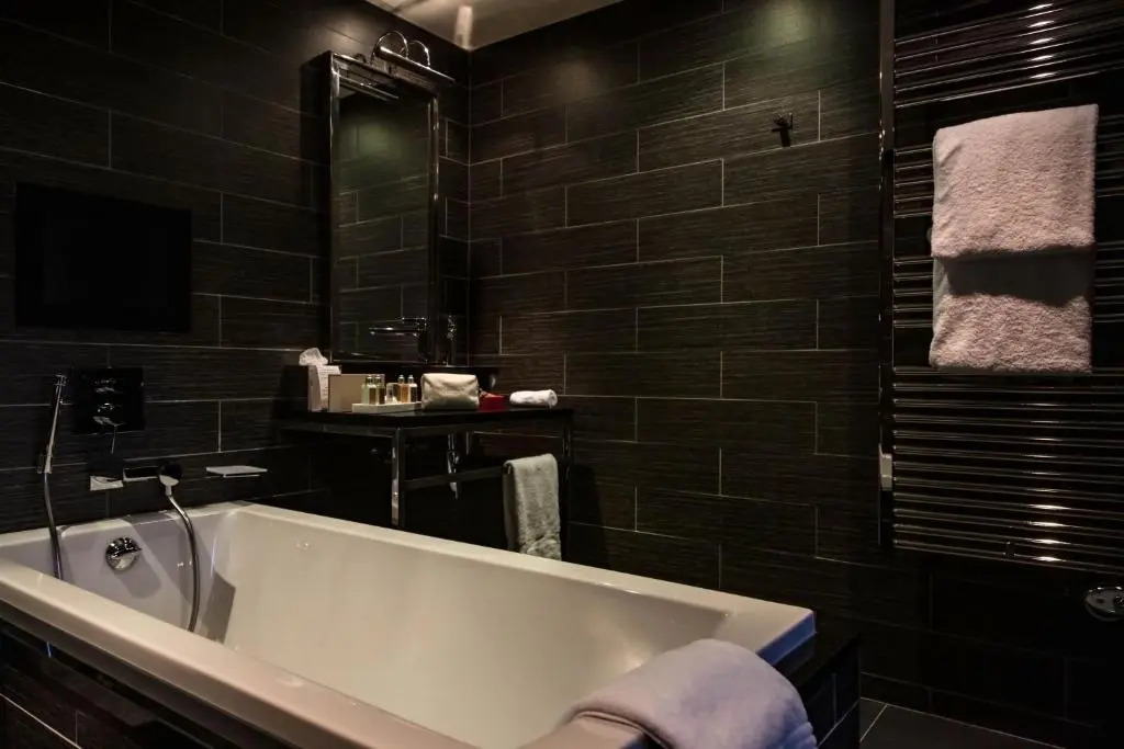Avenue Lodge Hotel & Spa