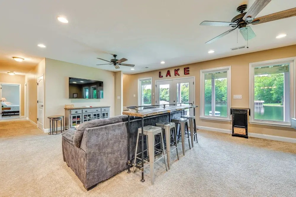 Waterfront Lake Anna Home w/ Dock, Beach & Kayaks!