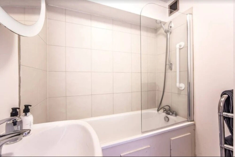 Bright 2 Bedroom Apartment In The Heart Of Chelsea