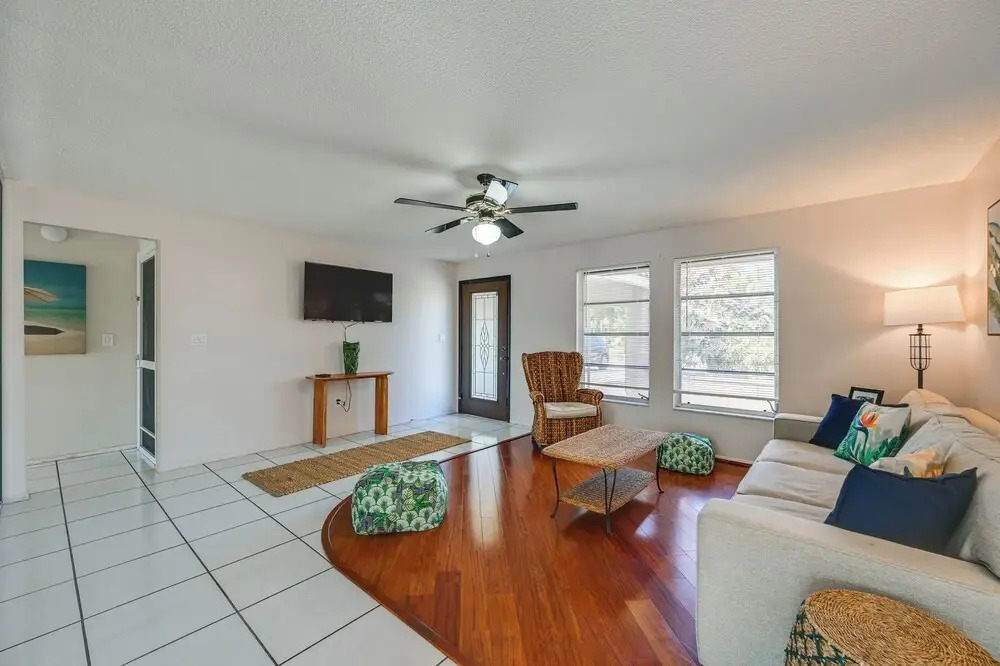 3 Mi to Naples Botanical Garden: Home w/ Hot Tub!
