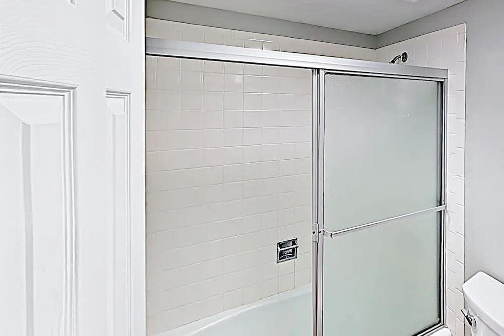 933scdue 3 Bedroom Condo