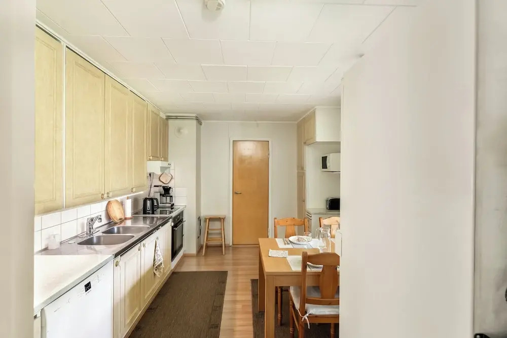 Spacious 3BR House - River View & Sauna