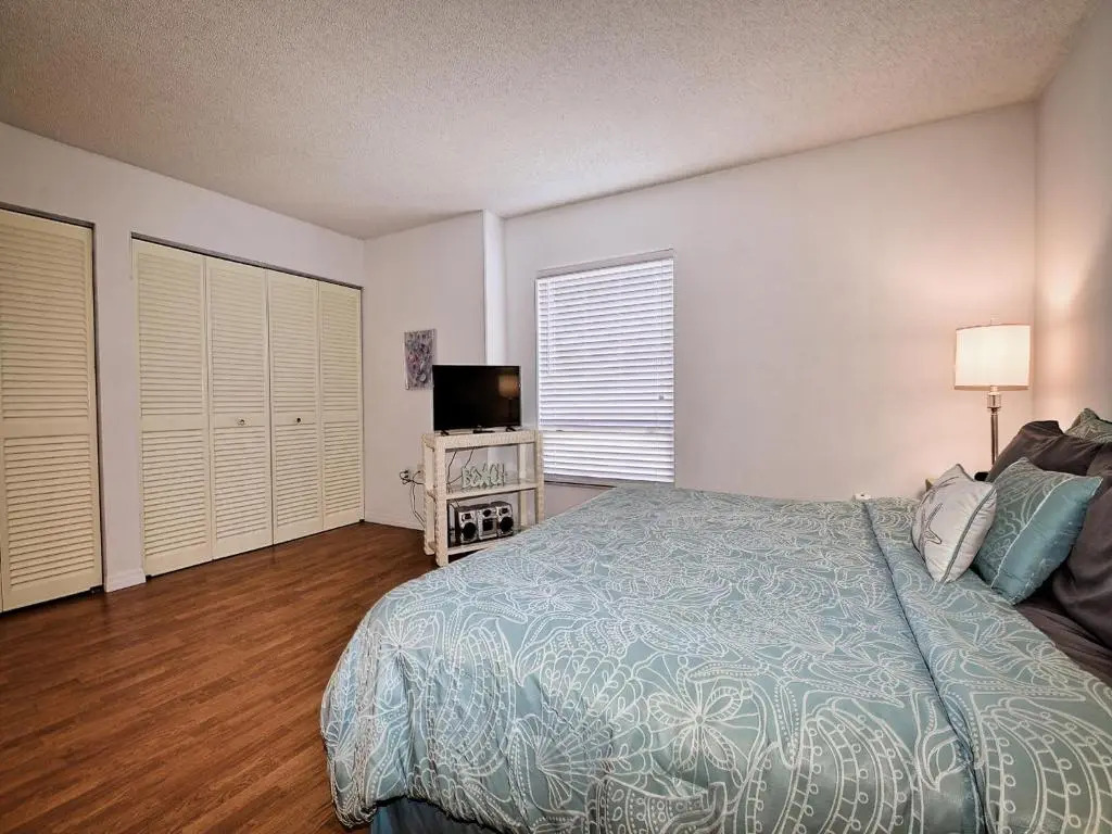 440 West 1005N Private Balcony with Water View 23095