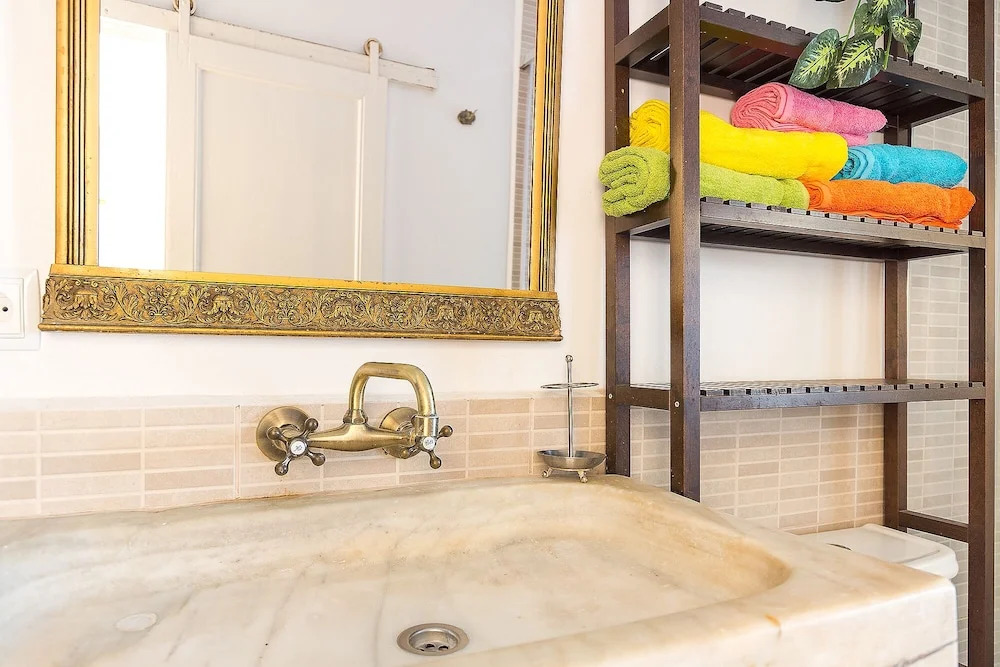 Sunny Retro Flat Balcony in Poble Sec