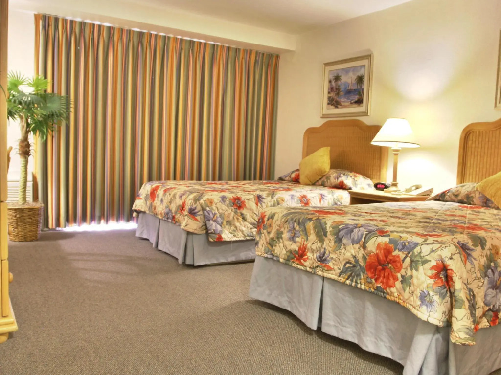 Castaways Resort and Suites