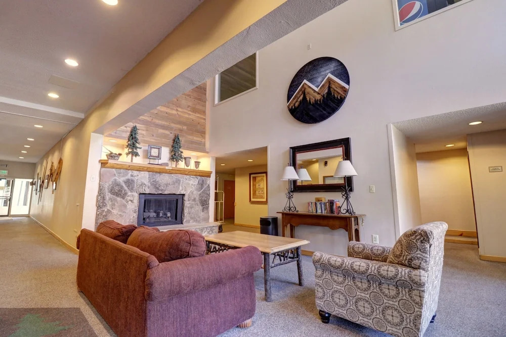Pet Friendly Ski-In Ski-Out Right By The Lift and Golf Course - FP310 by Redawning