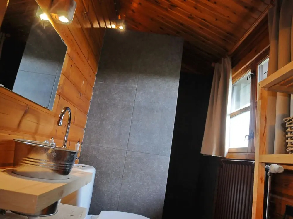 Traditional Chalet with Sauna, Spa Tub, & Relaxation Space near La Roche