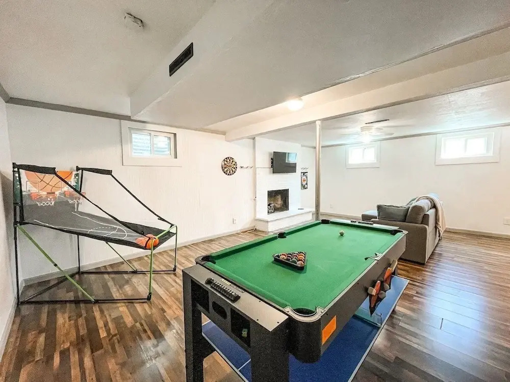 1422 Holmes