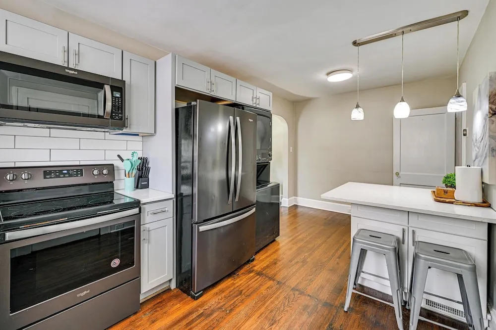 1 Mi to Uptown Hot Spots! Modern Charlotte Duplex