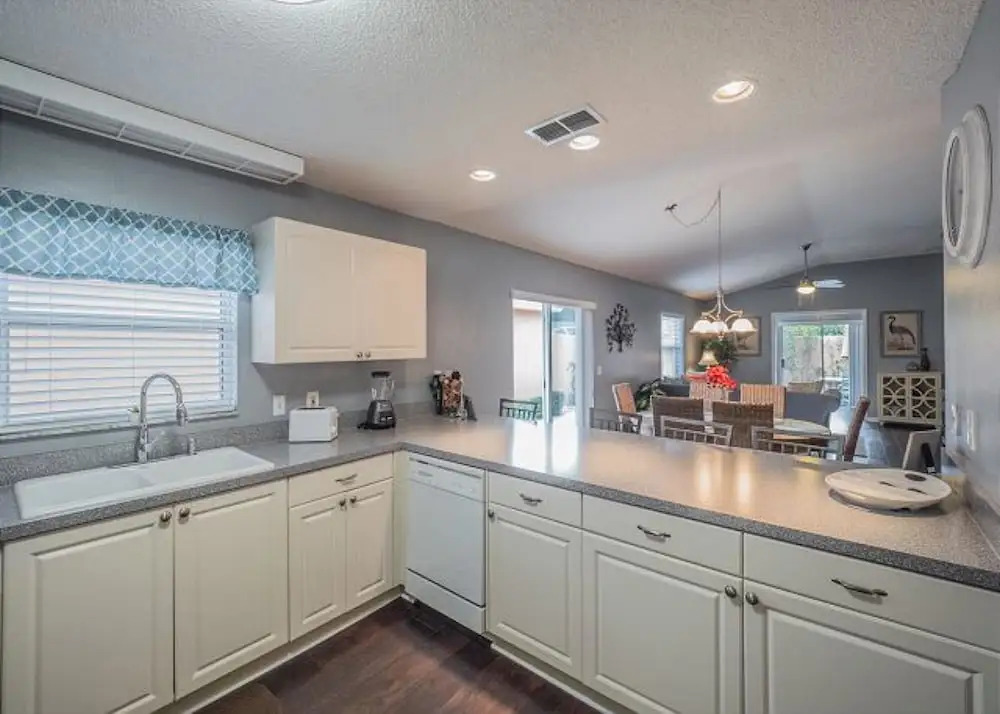 Nuevo Leon Lane 610 by White Pelican VR