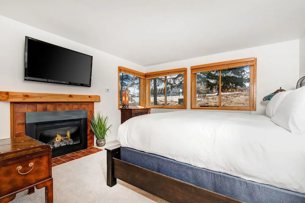 Snow Flower 006 2 Bedroom Condo by RedAwning