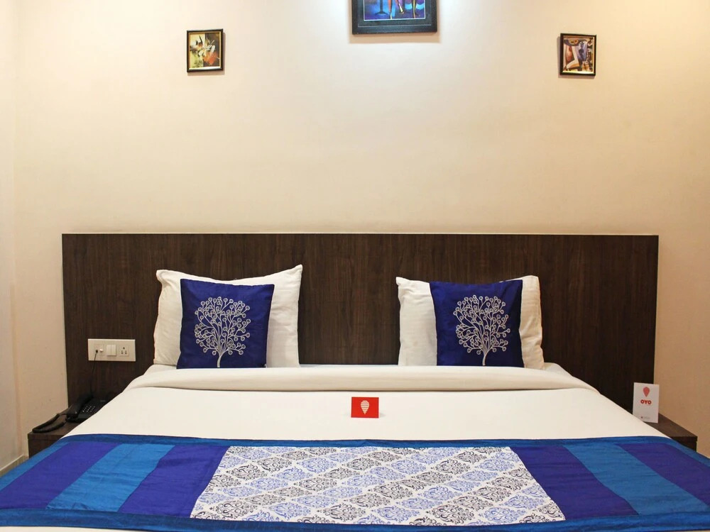OYO 4471 Hotel Rajmahal