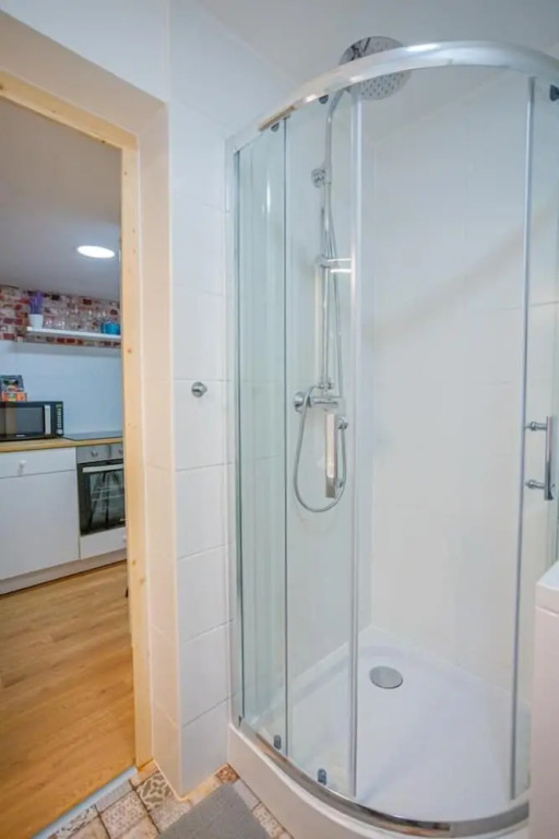 Boutique apartment in the party street