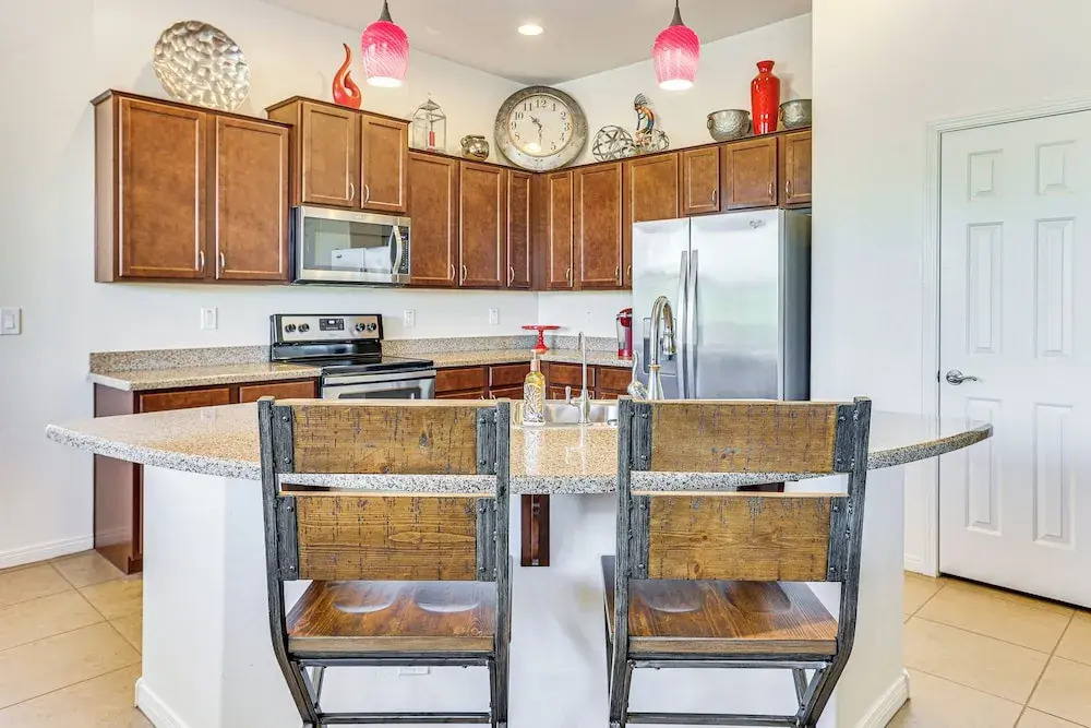 Outdoor Oasis in Goodyear: Stay & Play!