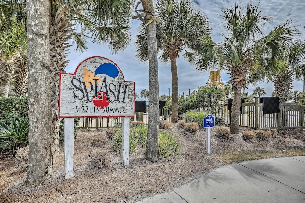 Myrtle Beach Retreat w/ Ocean Access & Porch!
