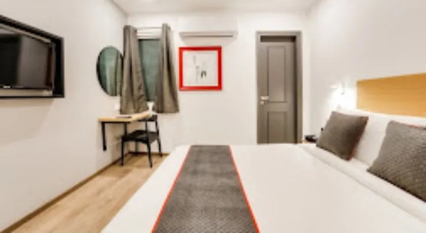 Qotel 007 Anand Vihar