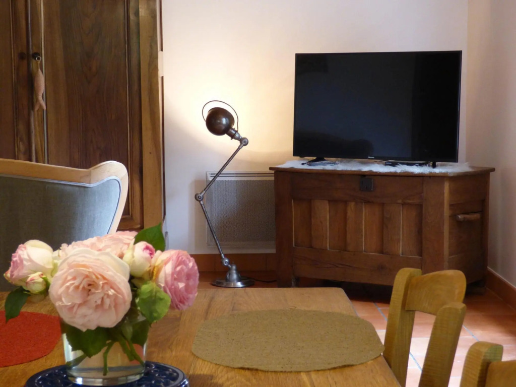 Charming house with private spa and terrace near Duras