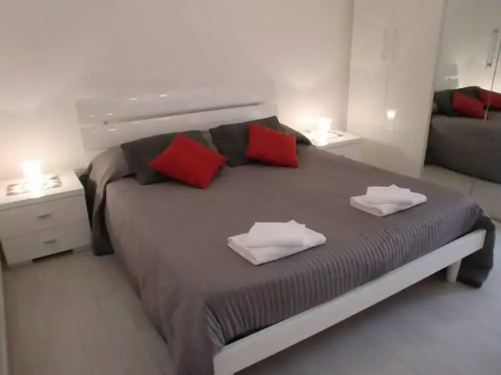 Grimaldi Apartments - Jolie