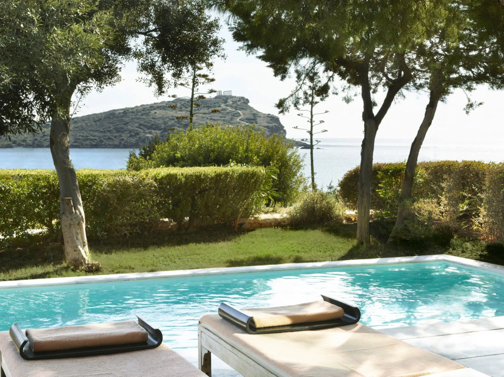 Cape Sounio, a Resort to Live