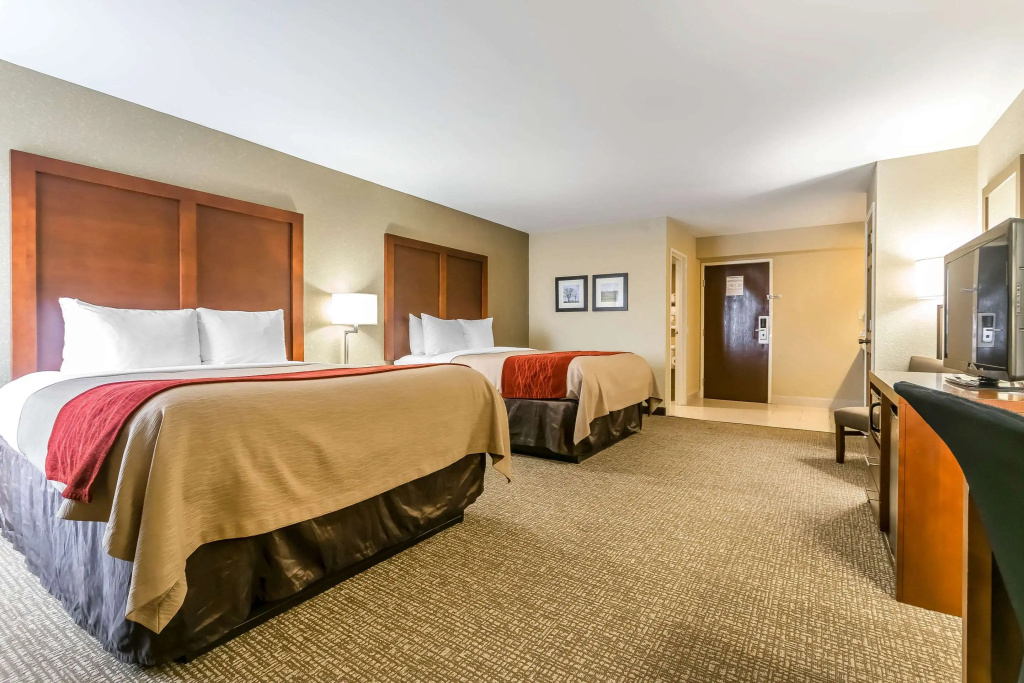 Comfort Inn & Suites Lexington - Hamburg I-75