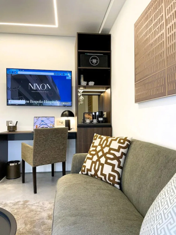 THE NIXON Suite and Apartments Hotel