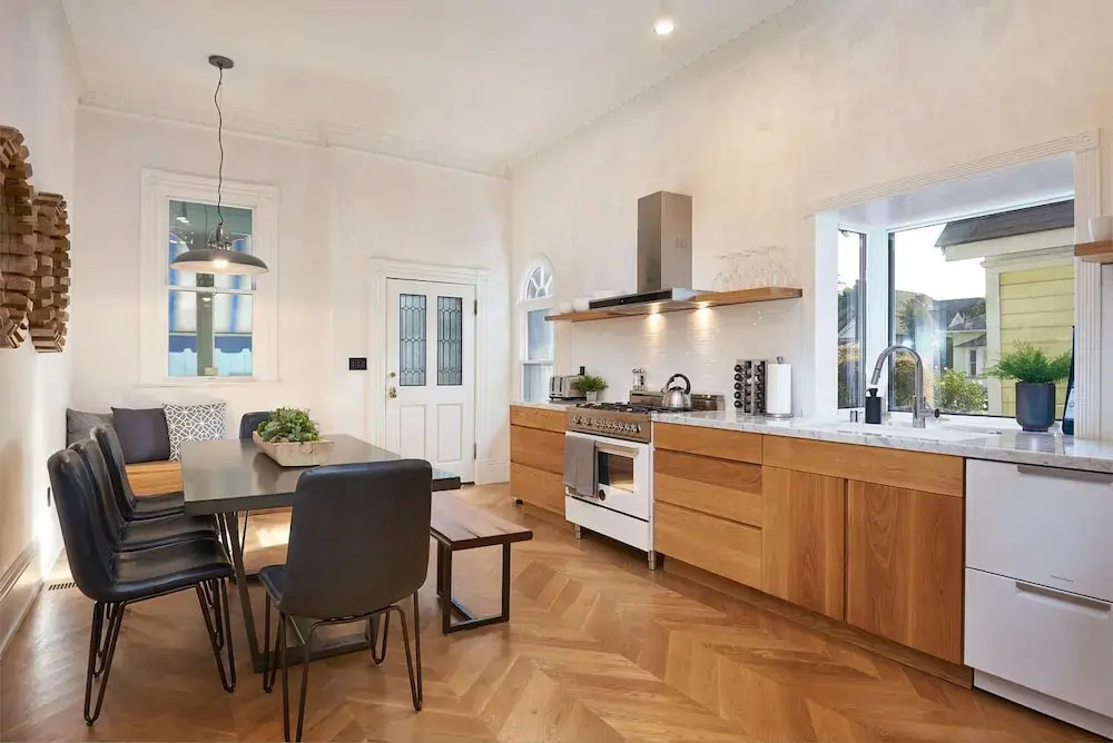 Roseview House 4 Bedrooms 2 Bathrooms Home