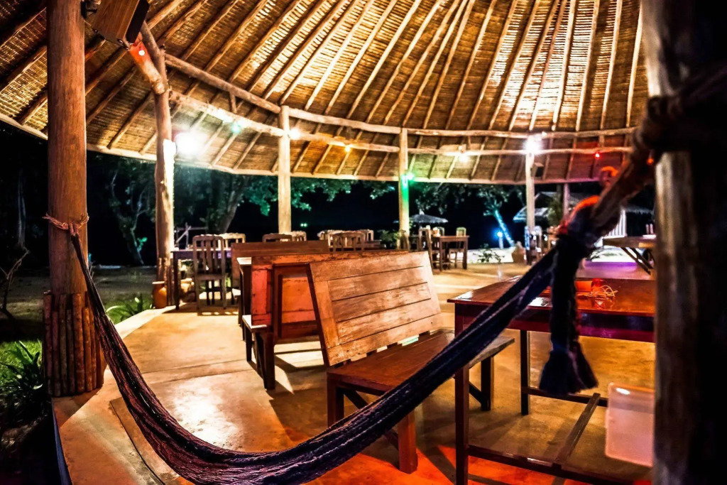 The Tropical Beach Resort