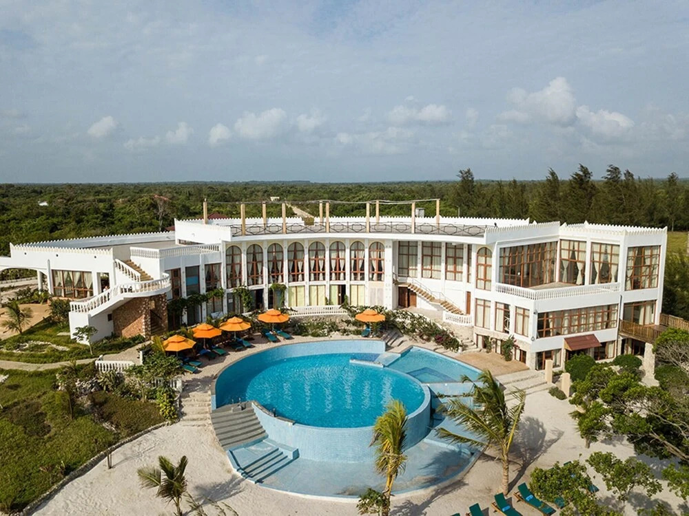 Relax and Enjoy Your Vacation at This Stunning Location