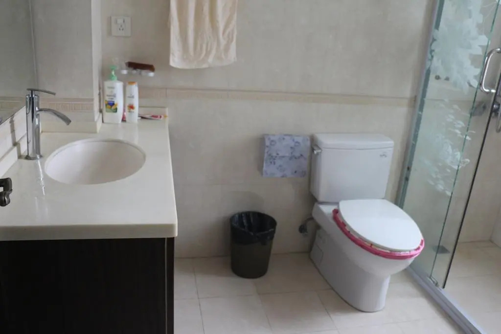 Hongqiao Hub Youth Hostel