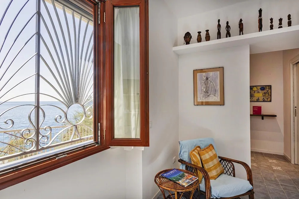 Yellow Suite a Recco by Wonderful Italy