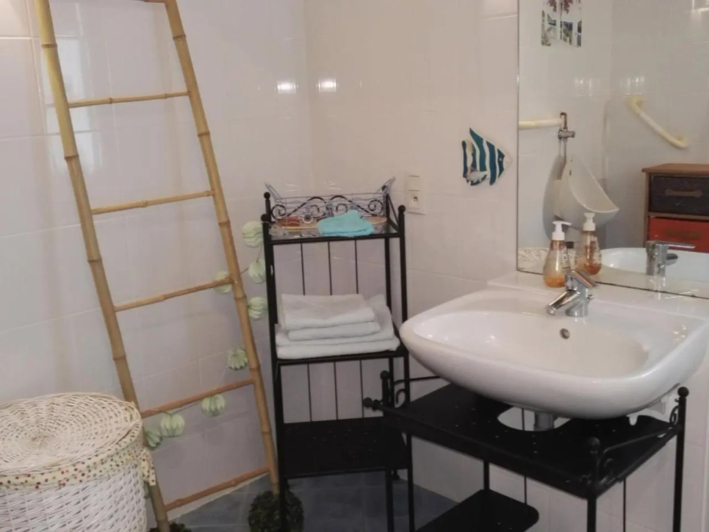 Maison en bois avec jardin, idéal randonnée, fibre haut débit, équipements bébé près du Mans et Tours - FR-1-410-195