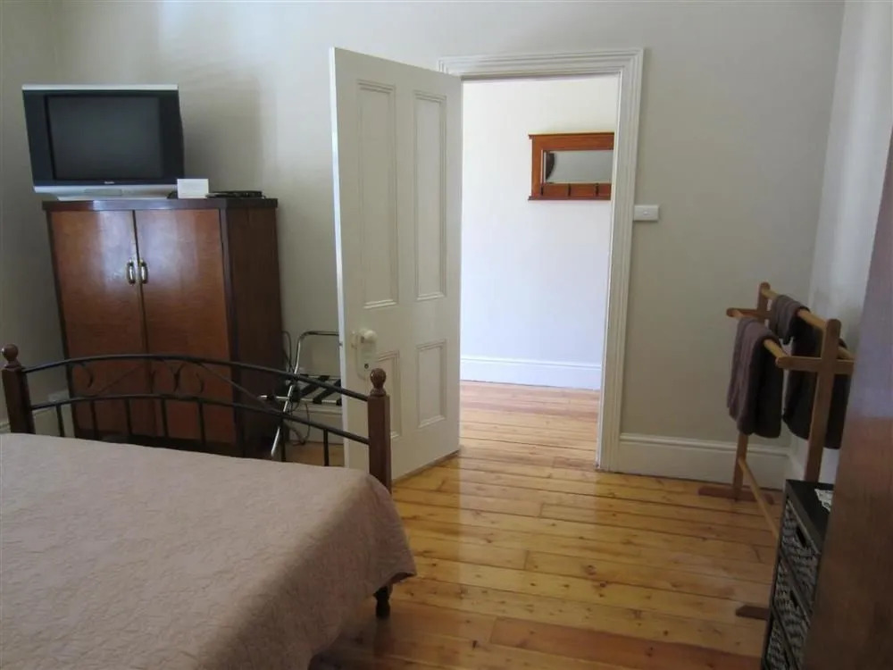 Maeville Cottage
