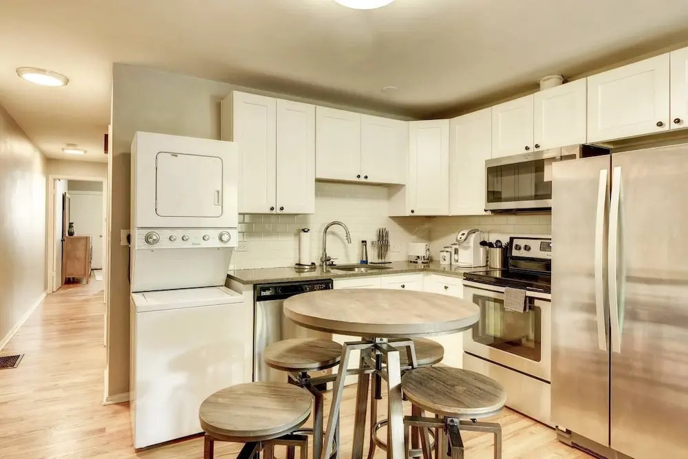 New Charming Denver Apt 2BD Sleeps 6 Great Location!