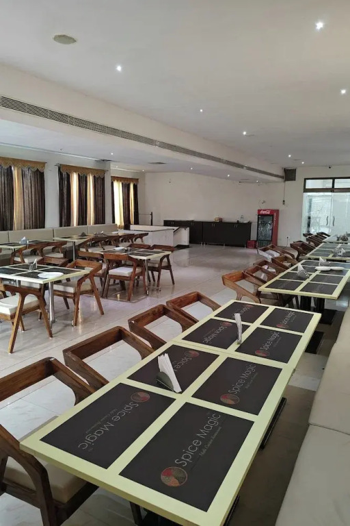 Hotel Grand Leela Krishna