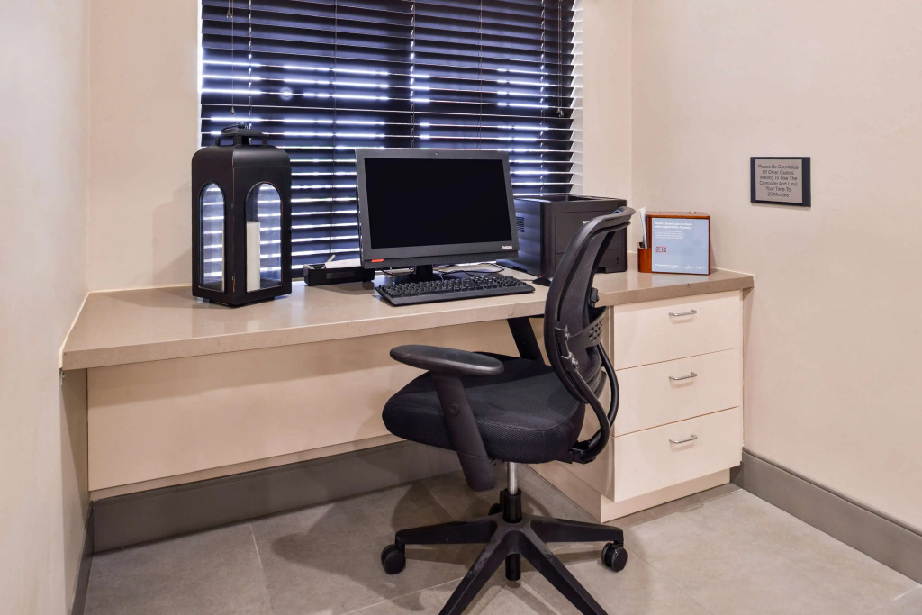 Country Inn & Suites by Radisson, Tinley Park, IL