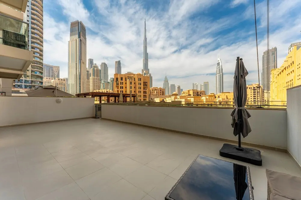 Maison Privee - Classy Apt w/ Terrace & Direct Burj Khalifa Views