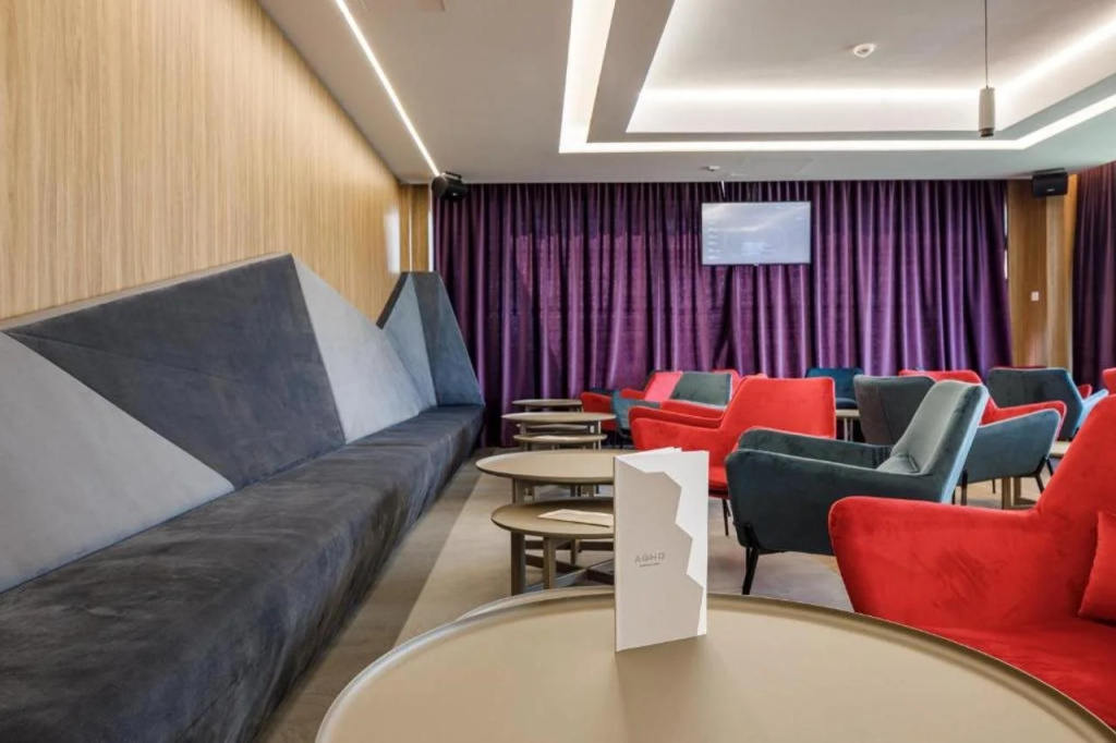 Qosmo Brasov Hotel
