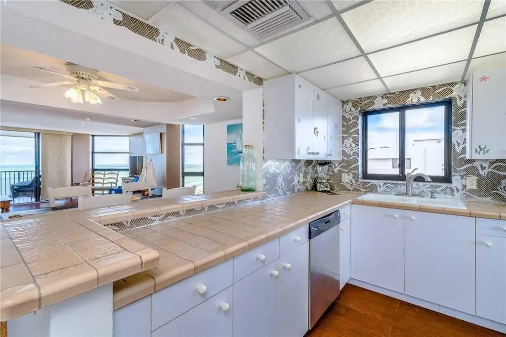 Lighthouse Towers 2008 - Two Bedroom Condo