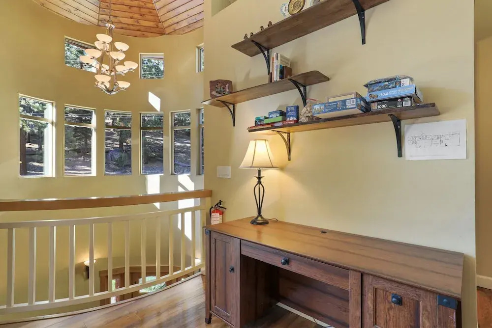 Heavenly Mountain Chalet - Skiing, Pets, Hot tub