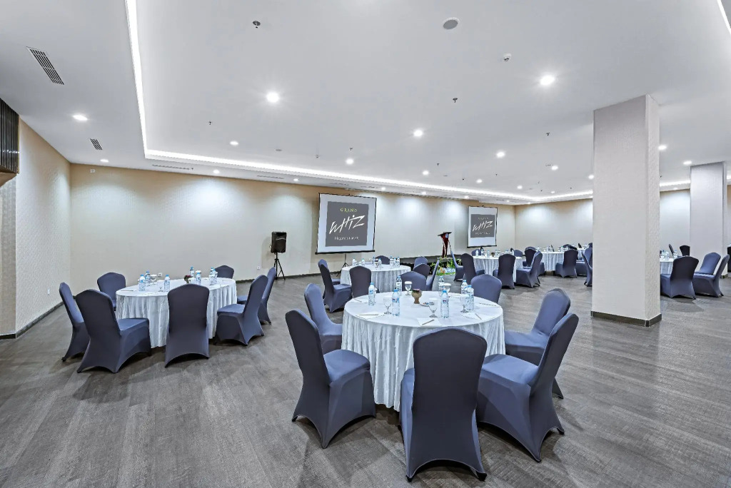 Grand Whiz Megamas Manado