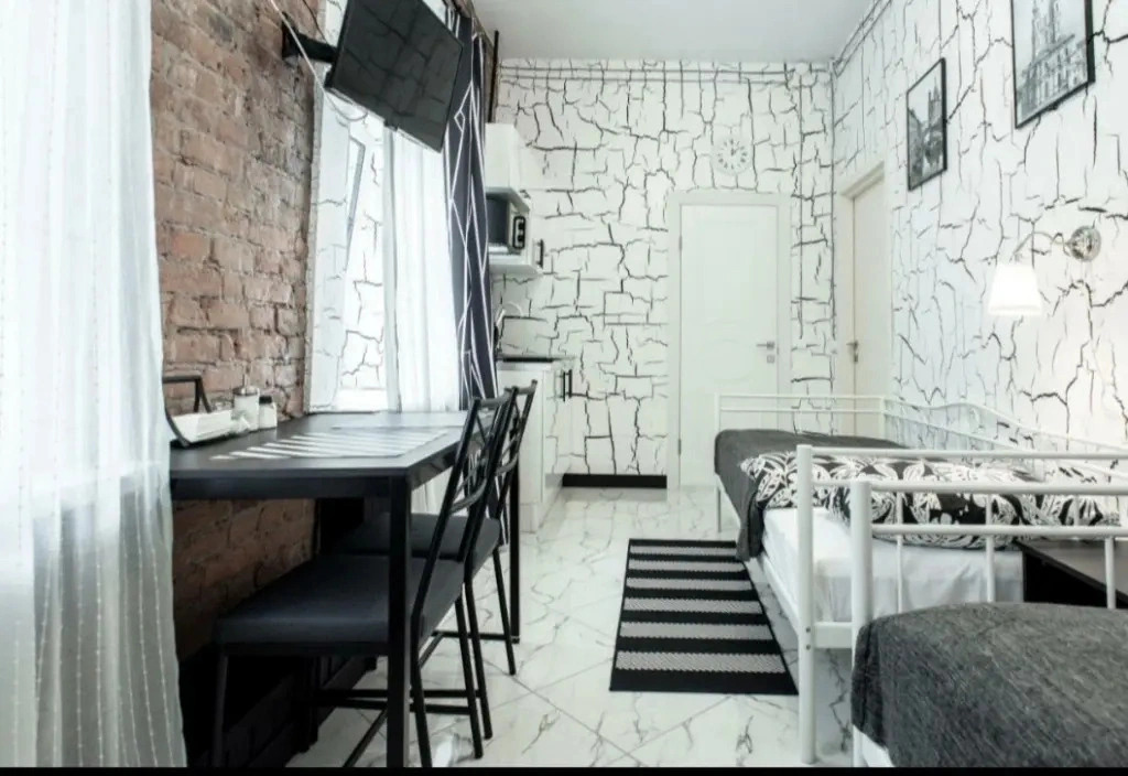 Black & White Na 1-Y Krasnoarmeyskoy Apart-Hotel