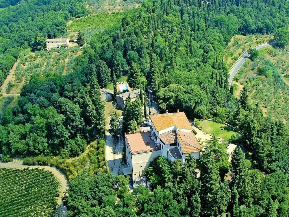 Cosy holiday home in Tuscany with shared swimming pool