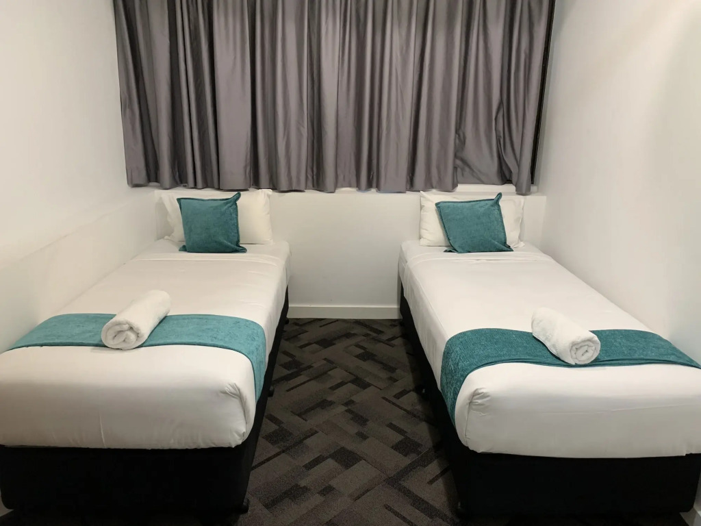 Tiki Hotel Apartments Surfers Paradise