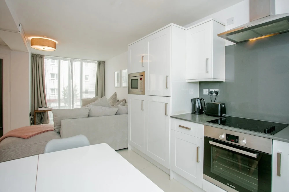 Modern 2 Bedroom Flat In Greenwich