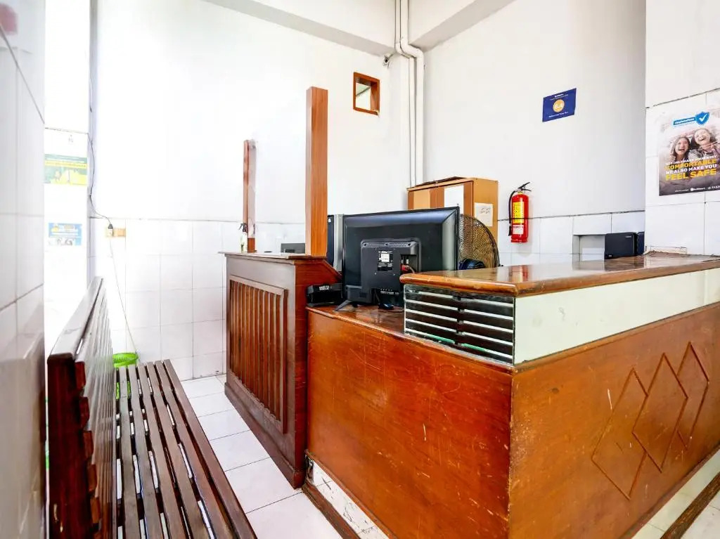 OYO Flagship 90890 Bratang Gede Residence