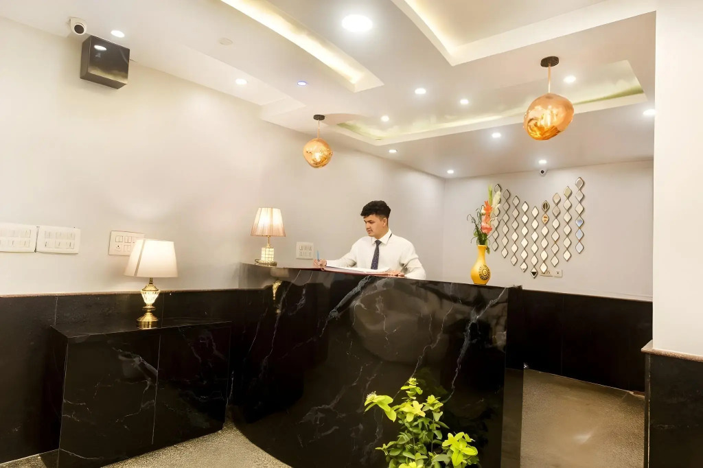 ADB Rooms Hotel Noratan Palace