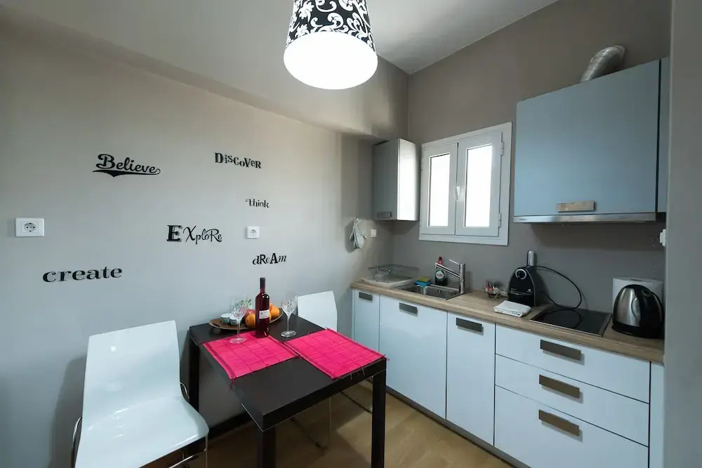 Central 3BD Apt. near Acropolis