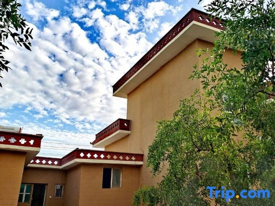 Ruoqilou Lanqi Tiao Homestay