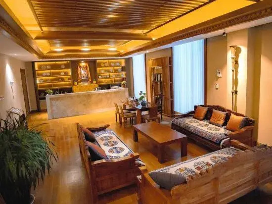 Shangri-La Zangba Family Hotel (Dukezong Ancient Town Branch)